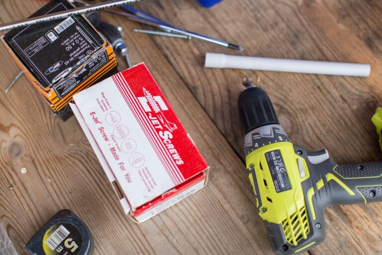 Comparativa: ¿Qué herramientas básicas necesitas para el bricolaje?